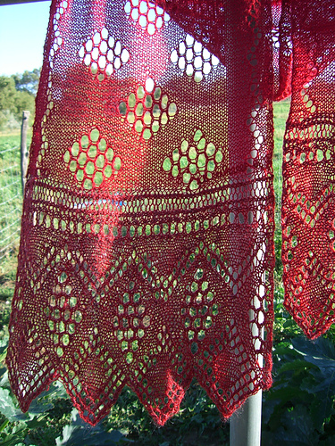 Scarf with the Open and Solid Diamond Lace Edging from Weldon's, 1904