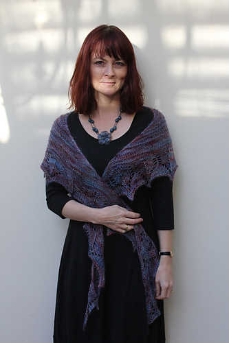 Øyenstikker-Sjal - byknittingfionaFlickr