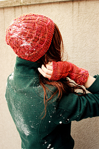 Causerie Hat & Mitts