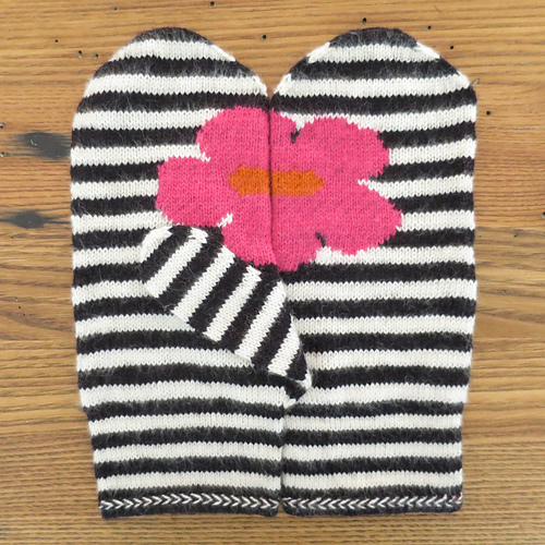 May Flowers Mittens