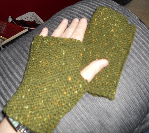 Sideways garter st fingerless mittens