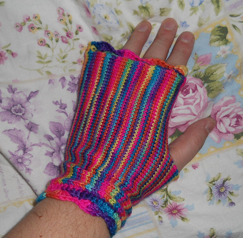 Sideways MK fingerless gloves