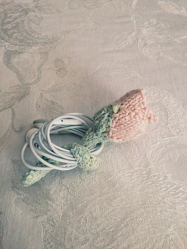 rosebud cord keeper