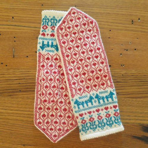 Hearts and Dalas Mittens