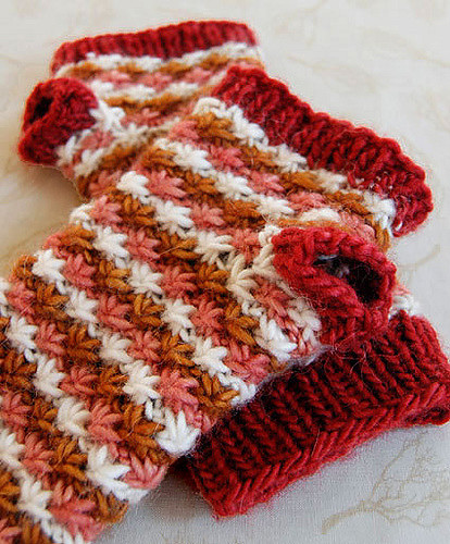 Whit’s Knits: Daisy Stitch Hand Warmers