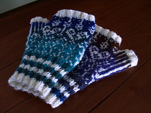Companion Mitts- Coordinate with Fair Isle Tam photo 2
