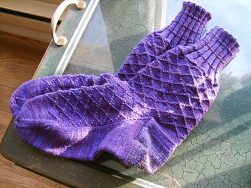Ravelry: Gentleman's Sock with Lozenge Pattern pattern by Nancy Bush