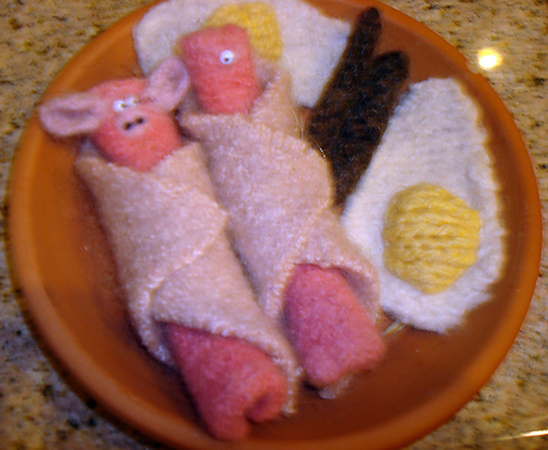 Piggy's in a FELTED Blanket