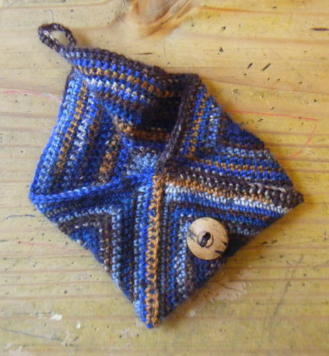 Ravelry: Treasure Pouch pattern by Clare Blowers