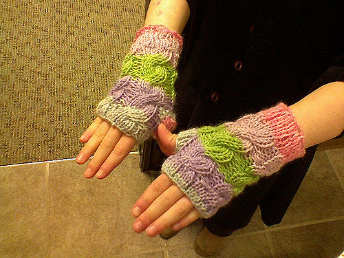 Suzy Q's Cable Wristwarmers