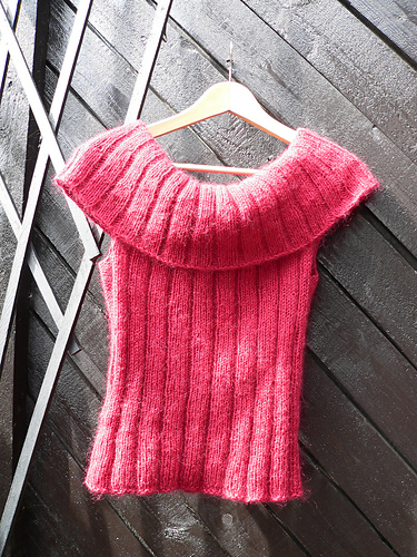 Ravelry: 88-3 Top pattern by DROPS design