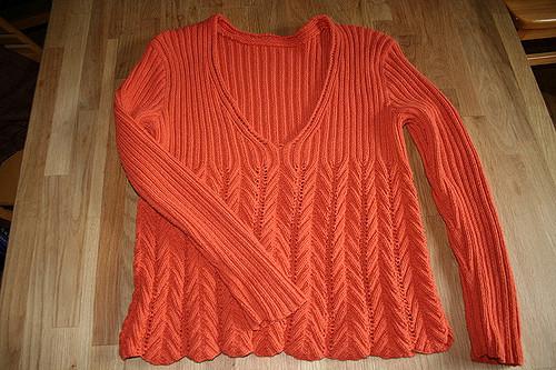 # 17 Pulli mit tiefem Ausschnitt