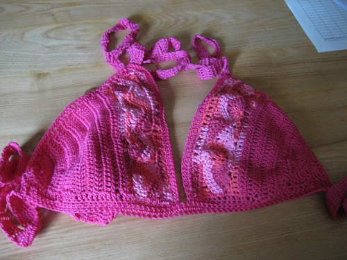 #04 Häkel-Bikini im Stil von Oscar de la Renta