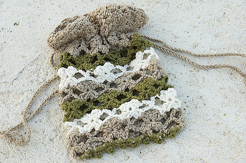 P.4 Clover drawstring pouch