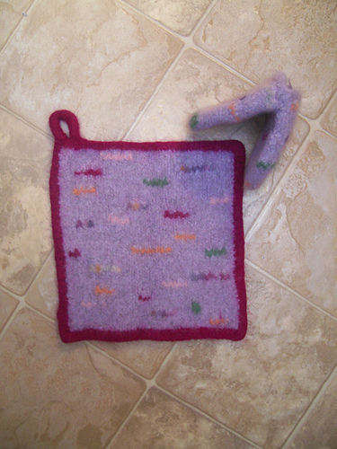 Oven Mitt and Matching Pot Holder