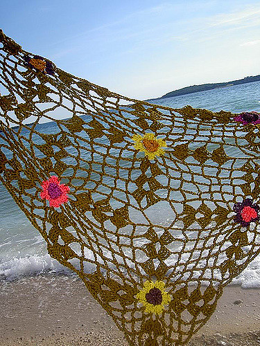 93-11 Shawl  with roses photo 2