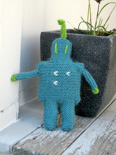 robotknitter's Proto Robo