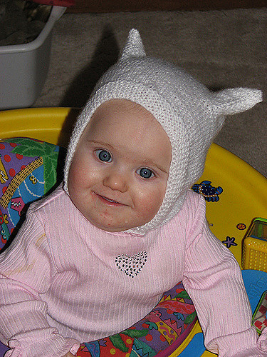 Kitten bonnets & mitts