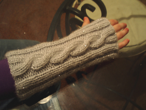Cabled Gauntlets