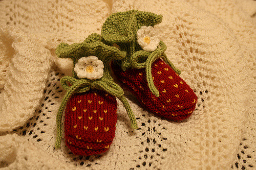 Pjusken's Strawberry Booties
