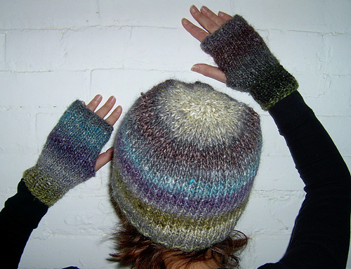 Instant Gratification Hat & Wristwarmers