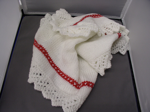 Queen of Hearts Lace-edged Preemie Blanket photo 2