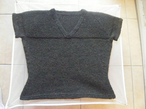 Simple fitted V-neck Tee photo 1