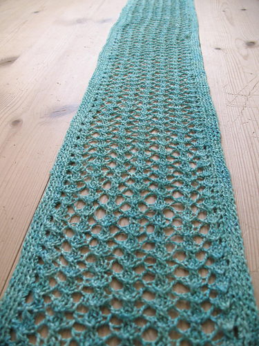 Cabin Attendant's Slinky Scarf