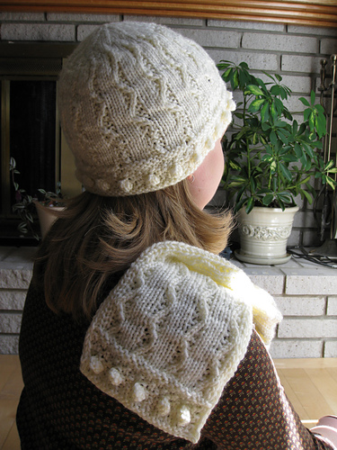 Making Waves/Twisted Kisses Scarf and Hat set