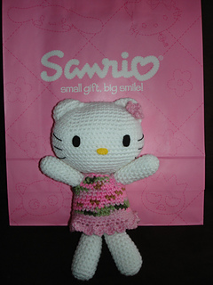 Ravelry: Hello Kitty dress up pattern by Eriko Teranishi (寺西 恵里子)