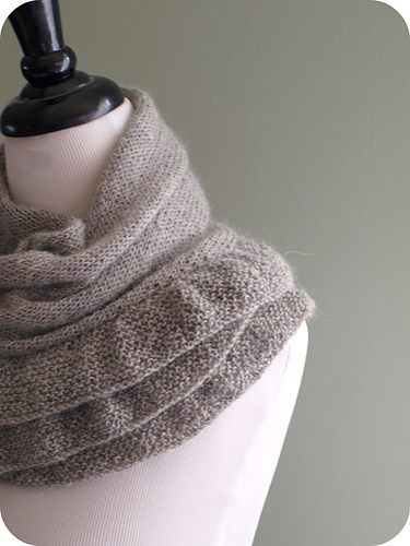 Ravelry: A Little Ruffle pattern by Jennifer Lang