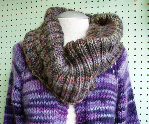 Bulky Ribbed Cowl