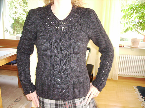 # 14 Pulli mit Ajourzopf