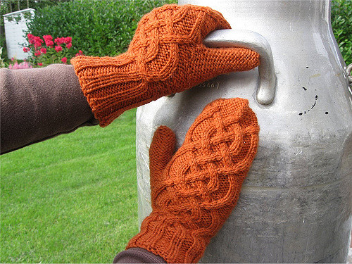 Karismalapaset/Karisma Mittens