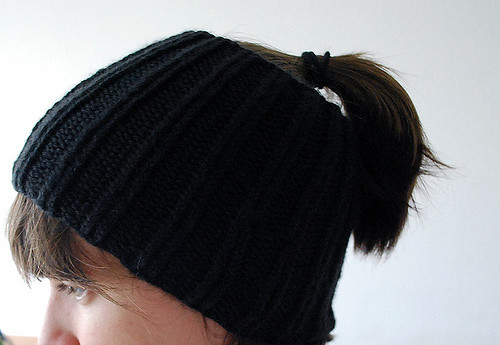 Quick Gifts 1: Ponytail Beanie photo 3