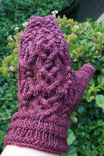 Sugar Plum Mittens