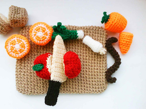Set with Fruits, Vegetables & Chopping board