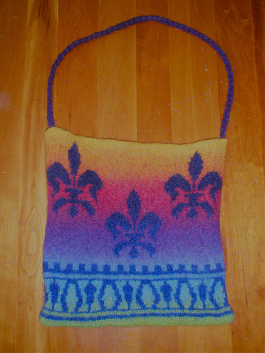 Fleur de Lis Bag in Kauni Effektgarn 8/2