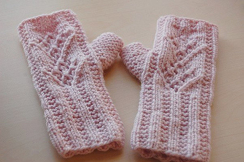 Constance Spry mitts