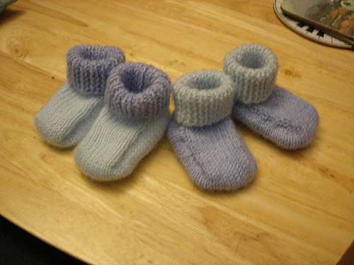Design E Cardi Hat Mitts Bootees photo 4