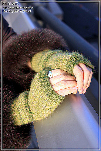 Wrist Warmers with belt Knitted ver