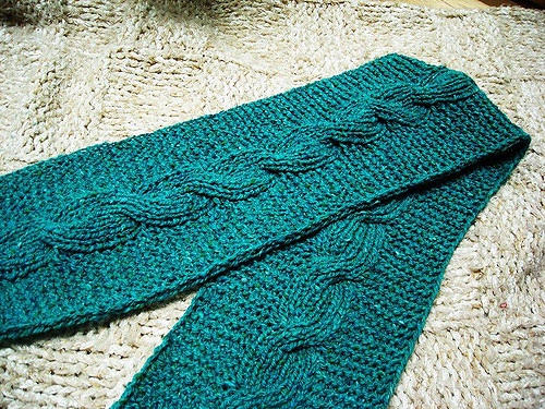 Reversible Cable Scarf