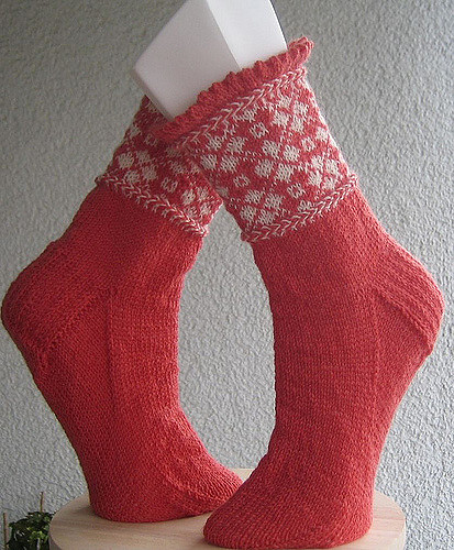Lettland - Rote Socken mit Jacquardmuster