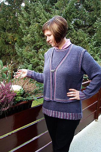 Lotte's Combination Vest and Sweater with borders in the Peruvian Weave-Knit pattern