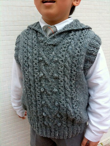 p.22 Collared Aran Vest アラン模様のえりつきベスト