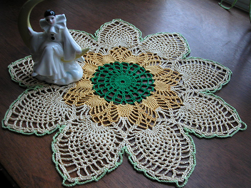 Pineapple Doily A-1067