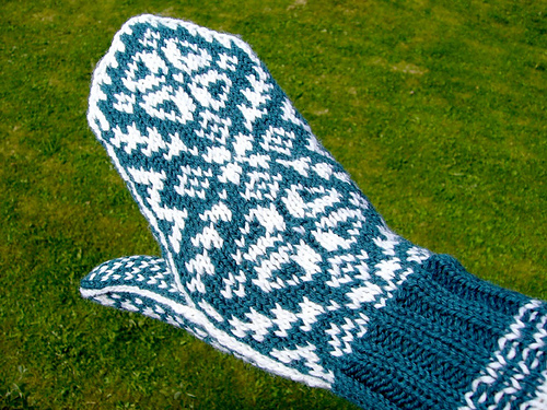 82-1266 Mittens pattern 3