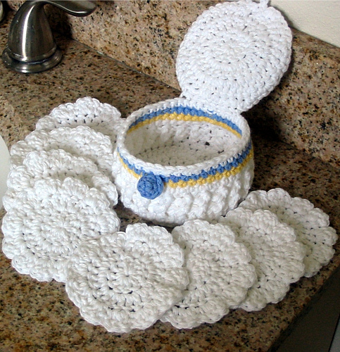 Clamshell Facial Scrubbie Gift Set - Case