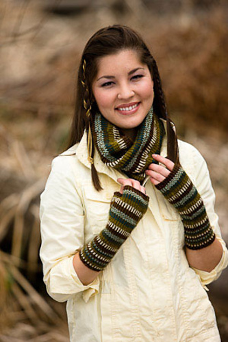 Bryophyta Cowl and Mitts