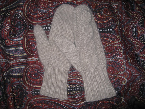 Cabled Mittens